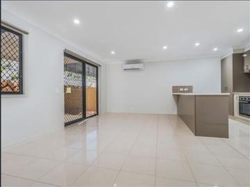 Stylish, Spacious & Centrally Located 3 Bed Townhouse $600 Per Week Increasing to $640 on 11/11/2026