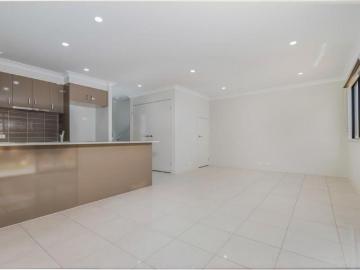 Stylish, Spacious & Centrally Located 3 Bed Townhouse $600 Per Week Increasing to $640 on 11/11/2026