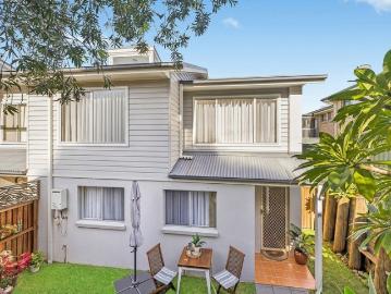 Stylish, spacious, contemporary living