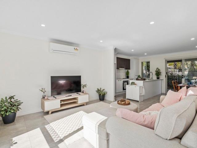 Stylish, Spacious & Convenient Living in the Heart of Marsden