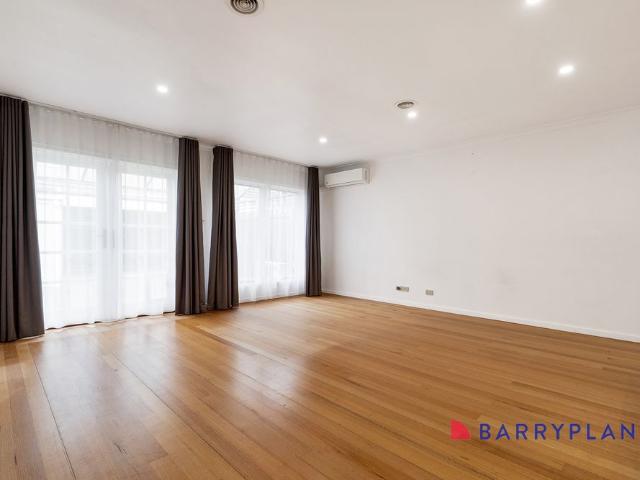 Stylish, Spacious & Conveniently Located 3 Bedroom Townhouse