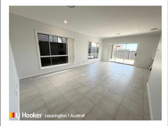 Stylish & Spacious Double Storey Family Home
