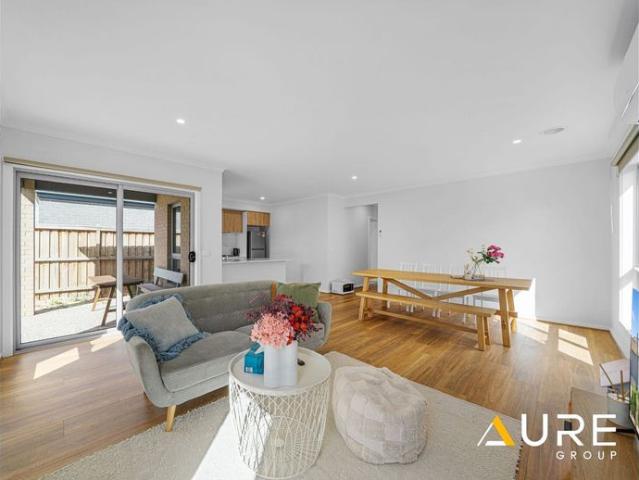 Stylish & Spacious Family Home in Prime Mambourin Location op Furnitures