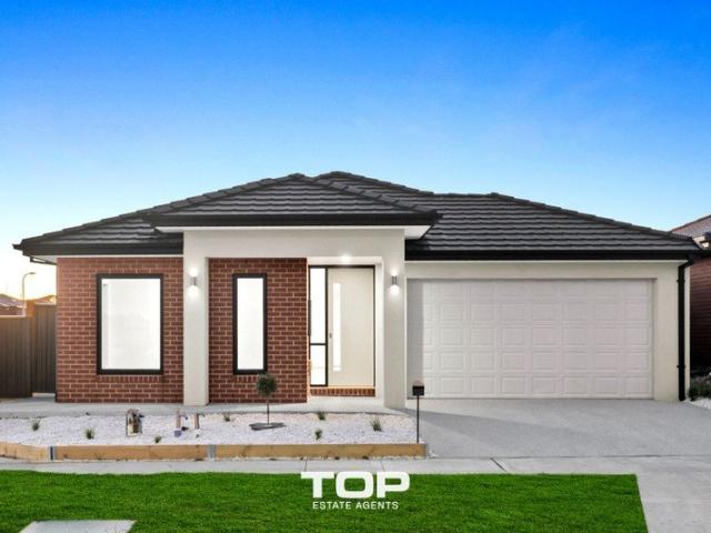 Stylish & Spacious Family Home in Prime Clyde Location