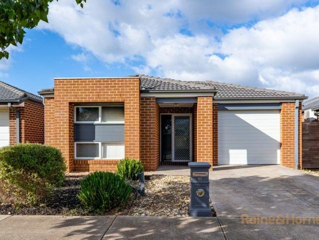 STYLISH & SPACIOUS FAMILY LIVING IN A PRIME MERNDA LOCATION