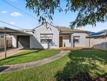Stylish & Spacious Family Living in the Heart of North Plympton