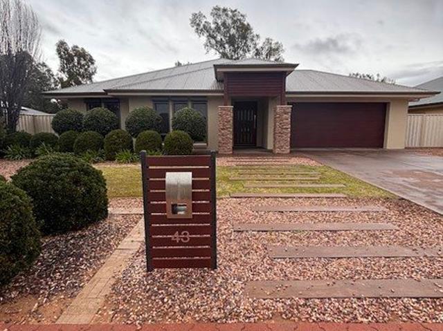 Stylish, Spacious, Family Perfect