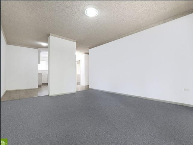 Stylish & Spacious Ground Floor Fully Renovated Unit