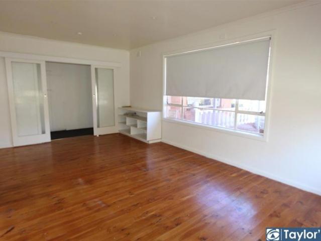 Stylish, Spacious & Ideally Positioned in Fairview Park