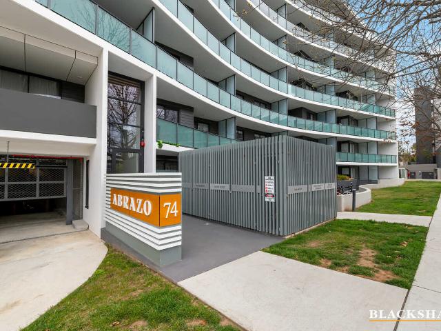 Stylish & Spacious Inner South Living with Stunning Balcony Views