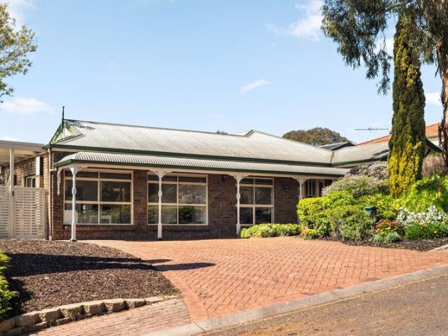 Stylish & Spacious Living with a Self Contained Retreat