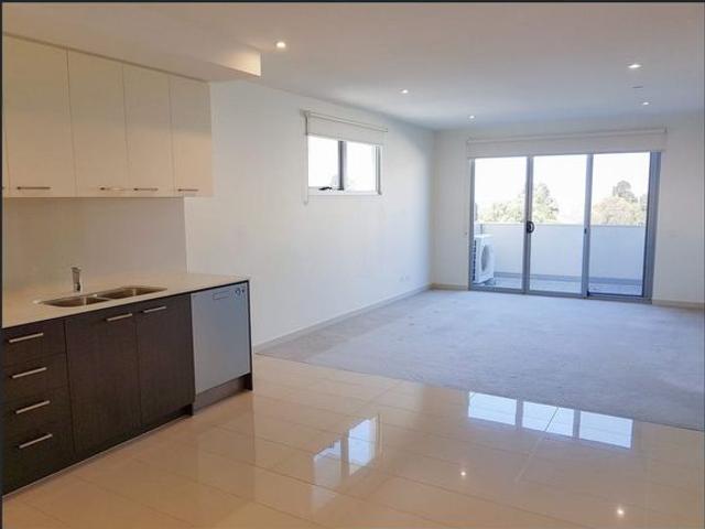 Stylish, Spacious Living in a Prime Heatherton Location