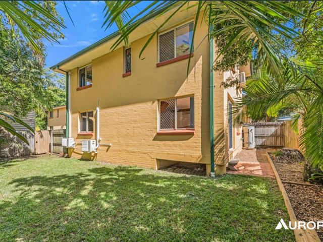 Stylish & Spacious Living in a Prime Holland Park West Location