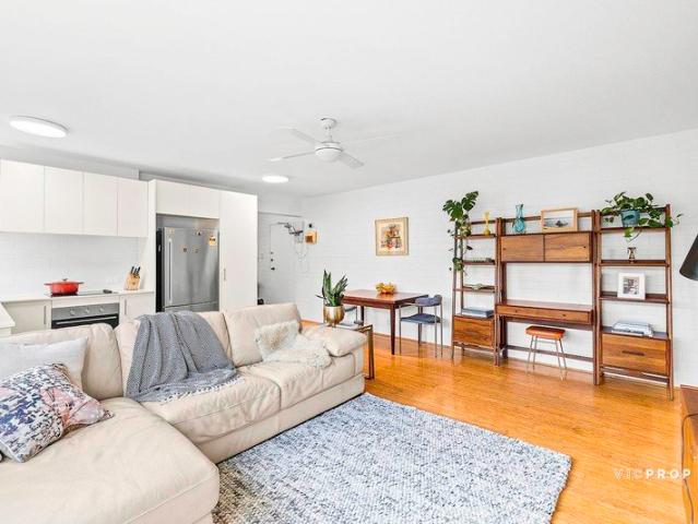 Stylish & Spacious Parkside Living in Brunswick