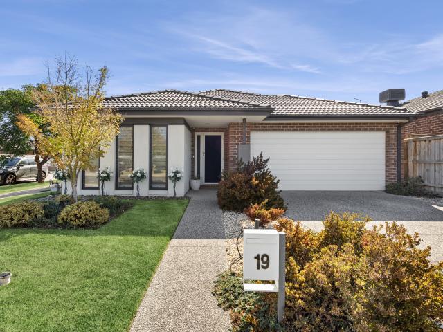 Stylish, Spacious & Perfectly Located!