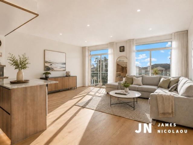 Stylish, Spacious & Perfectly Positioned by the Bay