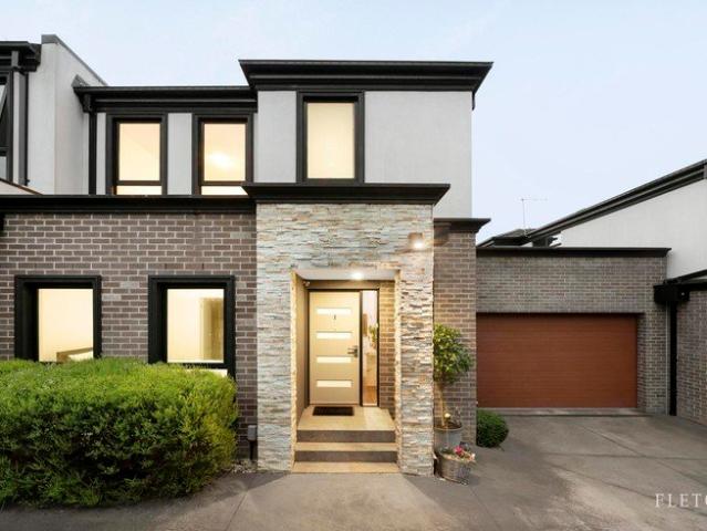 Stylish, Spacious & Perfectly Positioned Townhouse Living