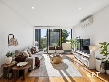 STYLISH, SPACIOUS & PERFECTLY POSITIONED