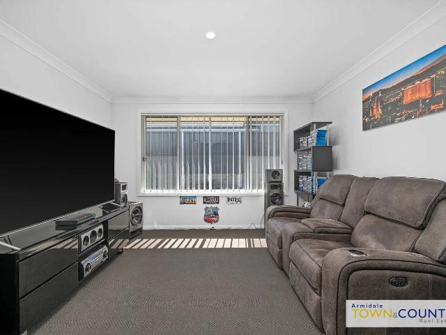 STYLISH, SPACIOUS & READY TO IMPRESS!