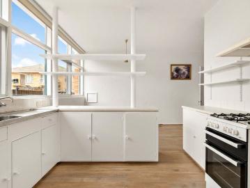 Stylish & Spacious Renovated Unit in a Convenient Lifestyle Location