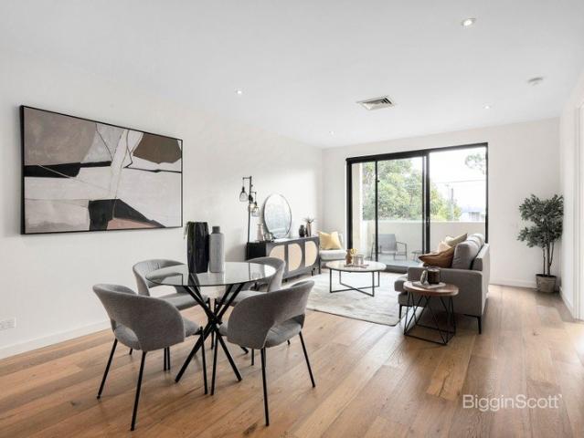 STYLISH, SPACIOUS & SUPERBLY CONNECTED
