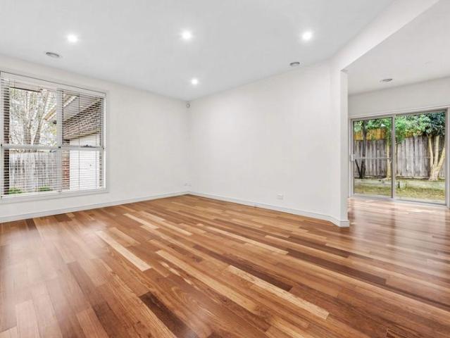 Stylish, Spacious & Superbly Positioned Single level Home In The MWSC Catchment