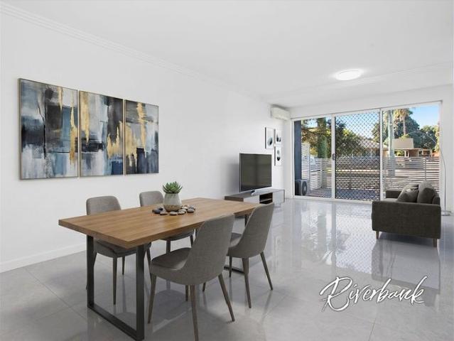 Stylish & Spacious Two Bedroom Apartment with Private Courtyard