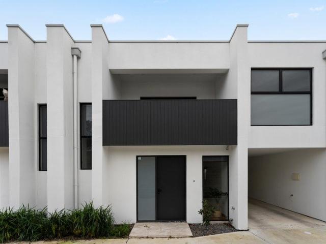 Stylish & Spacious Townhouse