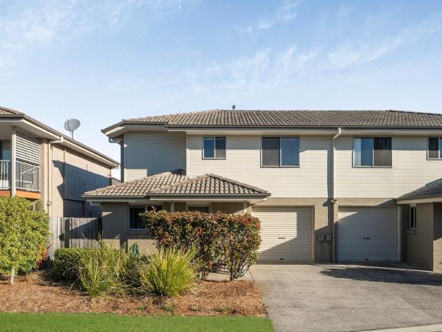 Stylish & Spacious Townhouse in a Well Maintained Complex