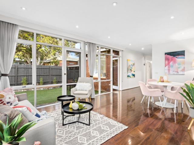 Stylish & Spacious Villa Living in a Prime St Kilda East Location