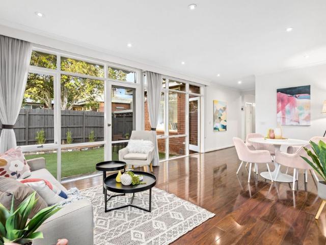 Stylish & Spacious Villa Living in a Prime St Kilda East Location