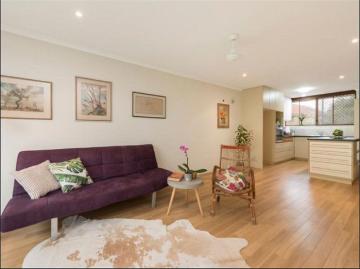 Stylish & Spacious with a Green Space