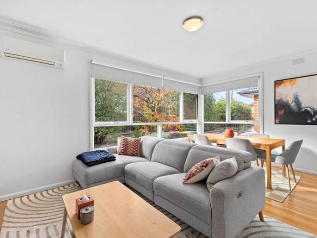 Stylish & Spacious 2 bedroom unit