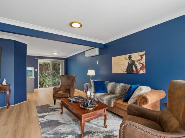 Stylish & Spacious 3 Bedroom Townhouse