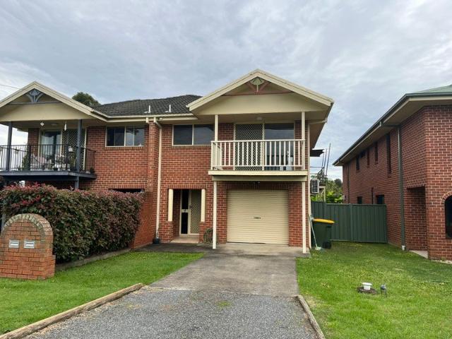 Stylish & Spacious 3 Bedroom Townhouse in the Heart of Grafton