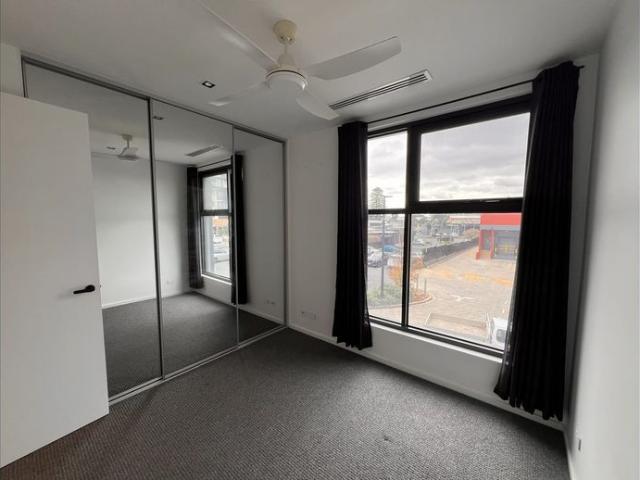 Stylish & Spacious 3 Bedroom Townhome with Double Garage