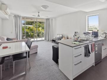 Stylish & Spacious 3 Bedroom Apartment in the Heart of Eight Mile Plains