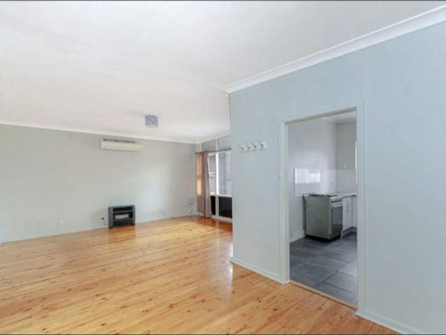Stylish & Spacious 3 Bedroom Home in Para Hills Large Gardens & Excellent Outdoor Living