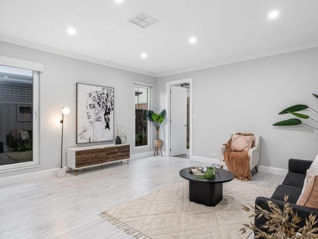 Stylish & Spacious 4 Bedroom Home!