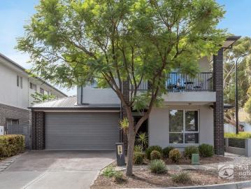 Adelaide, South Australia - Equipped kitchen