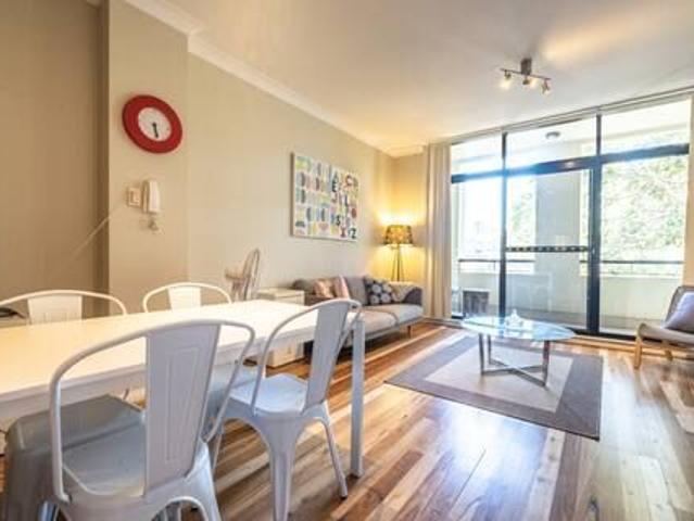 Stylish Split Level Apartment in Prime Location