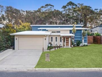 Stylish Split Level Family Home With An Outdoor Entertaining Oasis
