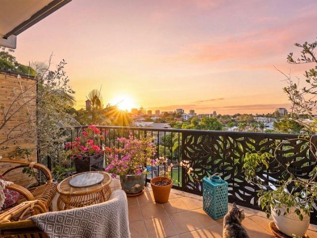 Stylish Split Level Living With Spectacular Coolangatta Views