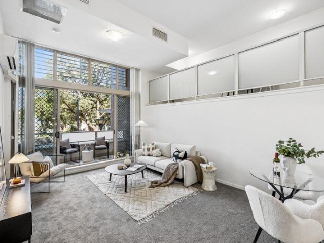 Stylish Split Level Living in a Prime Ashfield Location