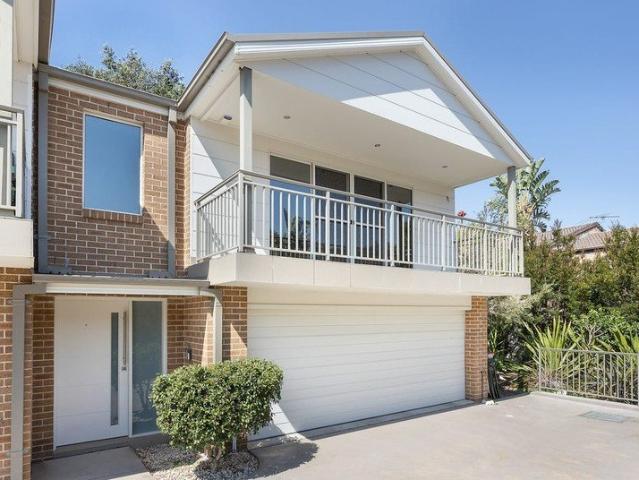 Stylish Split Level Living in a Prime Woonona Location