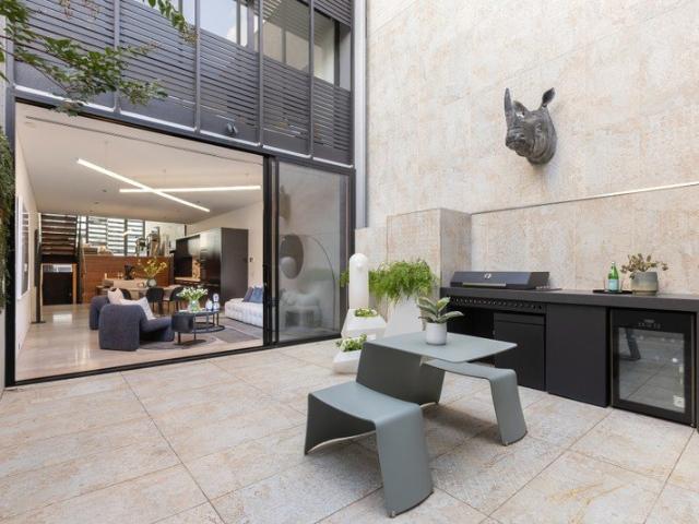 Stylish split level sanctuary by Chapel & the Yarra