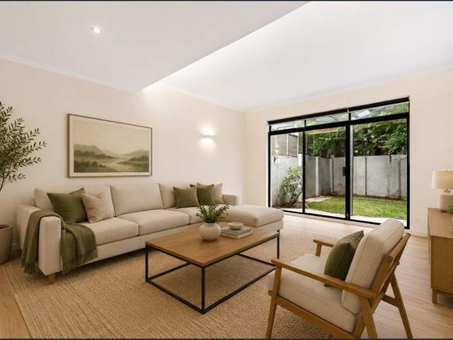 Stylish Split Level Townhouse in a Prime Crows Nest Location