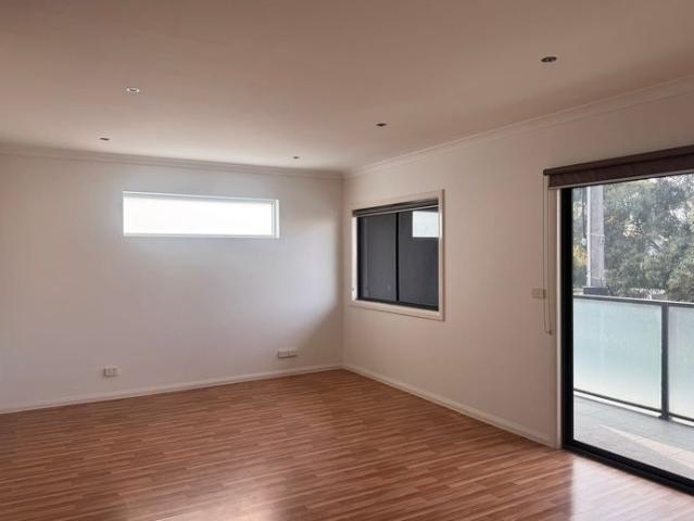 Stylish Two Bedroom Apartment with City Views in the Heart of Seddon