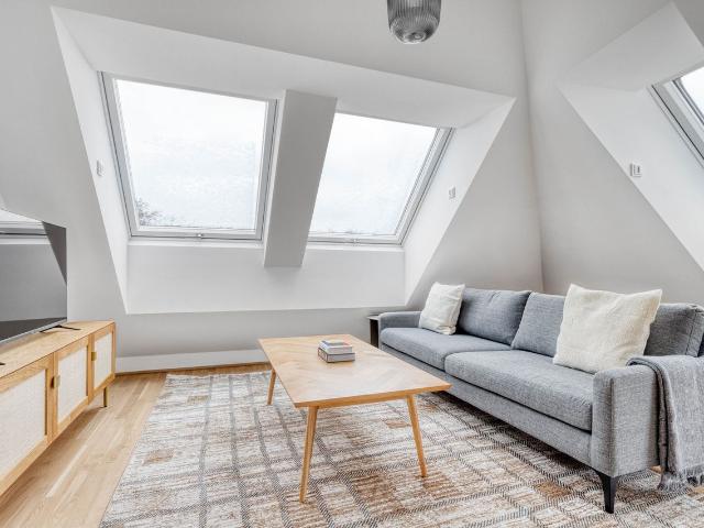 Stylish Two Bedroom Apartment with City Views, Vienna Amsterdam Apartments for Rent