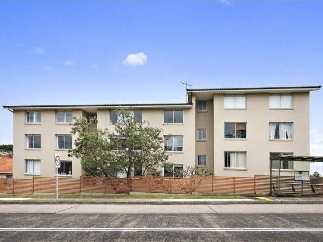 Stylish Two Bedroom Apartment with Parking & Scenic Views